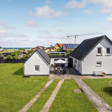 5 Bedroom Amazing In Strandby
