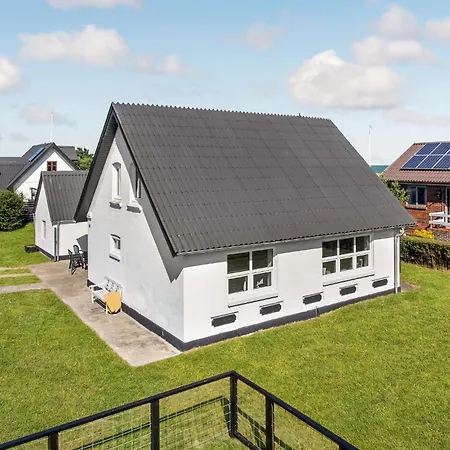 Prázdninový dům 5 Bedroom Pet Friendly Home In Strandby *