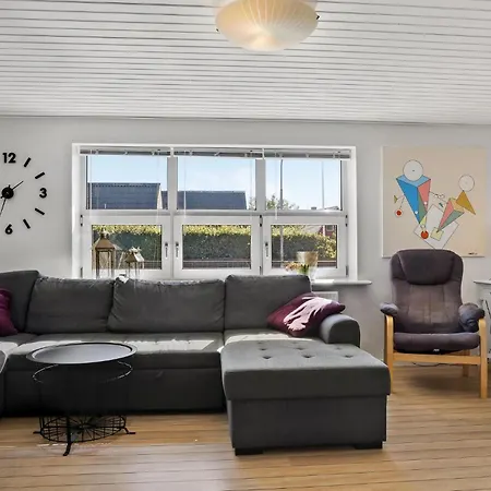 5 Bedroom Pet Friendly Home In Strandby Сasa de vacaciones